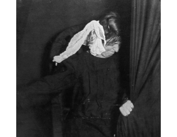 Hulton Archive: Ectoplasm Rising