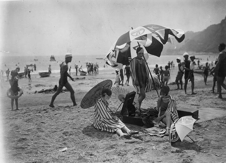 Fox: Kamakura Beach (1930)