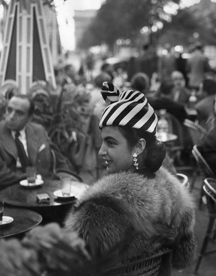 Bert Hardy: Champs Elysees Cafe (1951)
