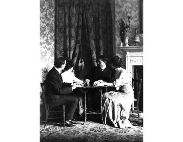 Mills: Seance