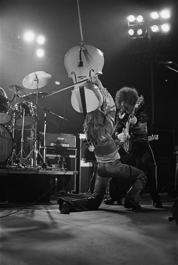 Fin Costello: Hugh McDowell and Jeff Lynne from Electric Light Orchestra (1974)